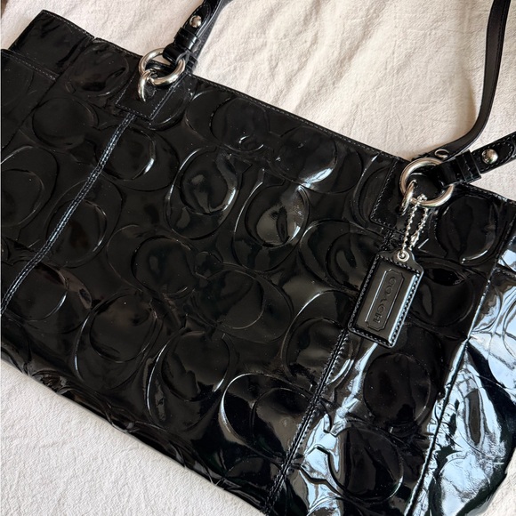 Black Patent Leather Tote Bag - Picture 6 of 7